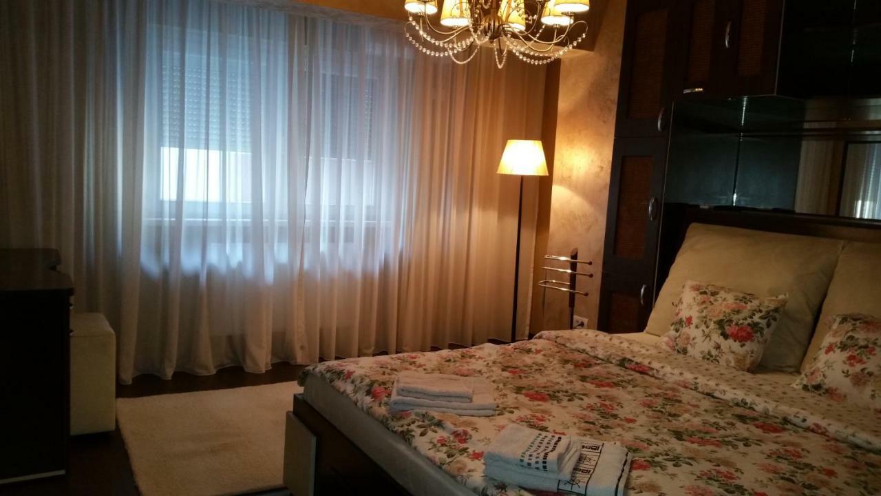 Appartement Apartament Lux Alisia à Mamaia Extérieur photo